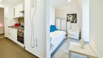 5 bedrooms, desk, free WiFi, bed sheets