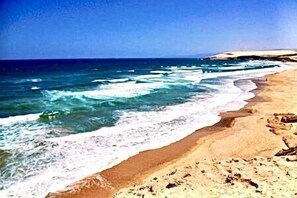 On the beach, sun loungers - Apt Tamaris/Sidi Rahal sea view, feet in the water (Tamaris)