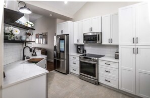 Private kitchen - Lakeside Retreat w/ Hot Tub & Private 2 story Dock (Gainesville)