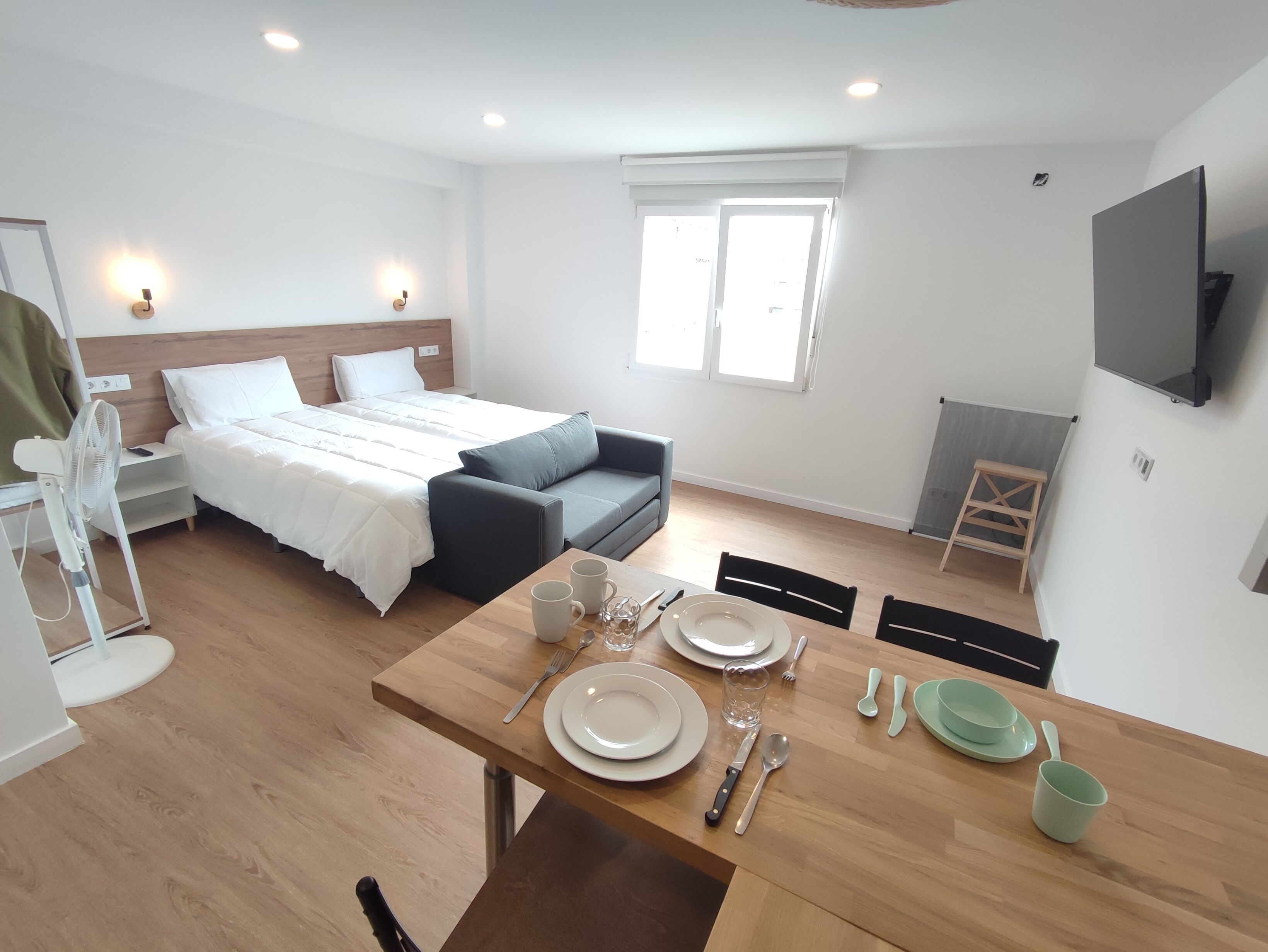 1 chambre, fer et planche à repasser, Wi-Fi gratuit, draps fournis