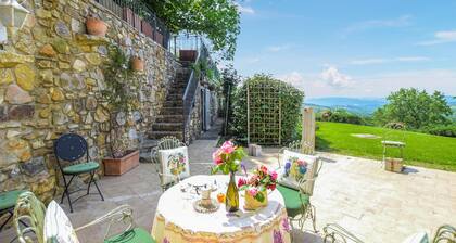 Bel appartement Ă Loc. Scalabrelli