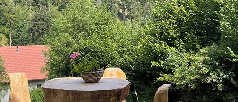 تناول الطعام بالخارج