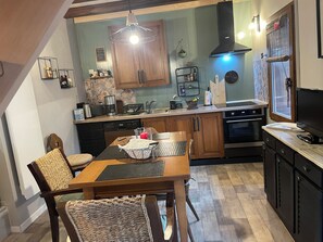 Fridge, microwave, oven, stovetop - Le Chalet du Coeur (Mittlach)