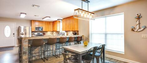 Fridge, microwave, stovetop, dishwasher