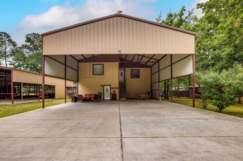 Point Blank Vacation Rental w/ Large Patio!