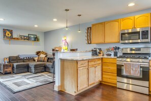 Fridge, microwave, stovetop, dishwasher - 12 Mi to Denver: Golden Vacation Rental! (Golden)