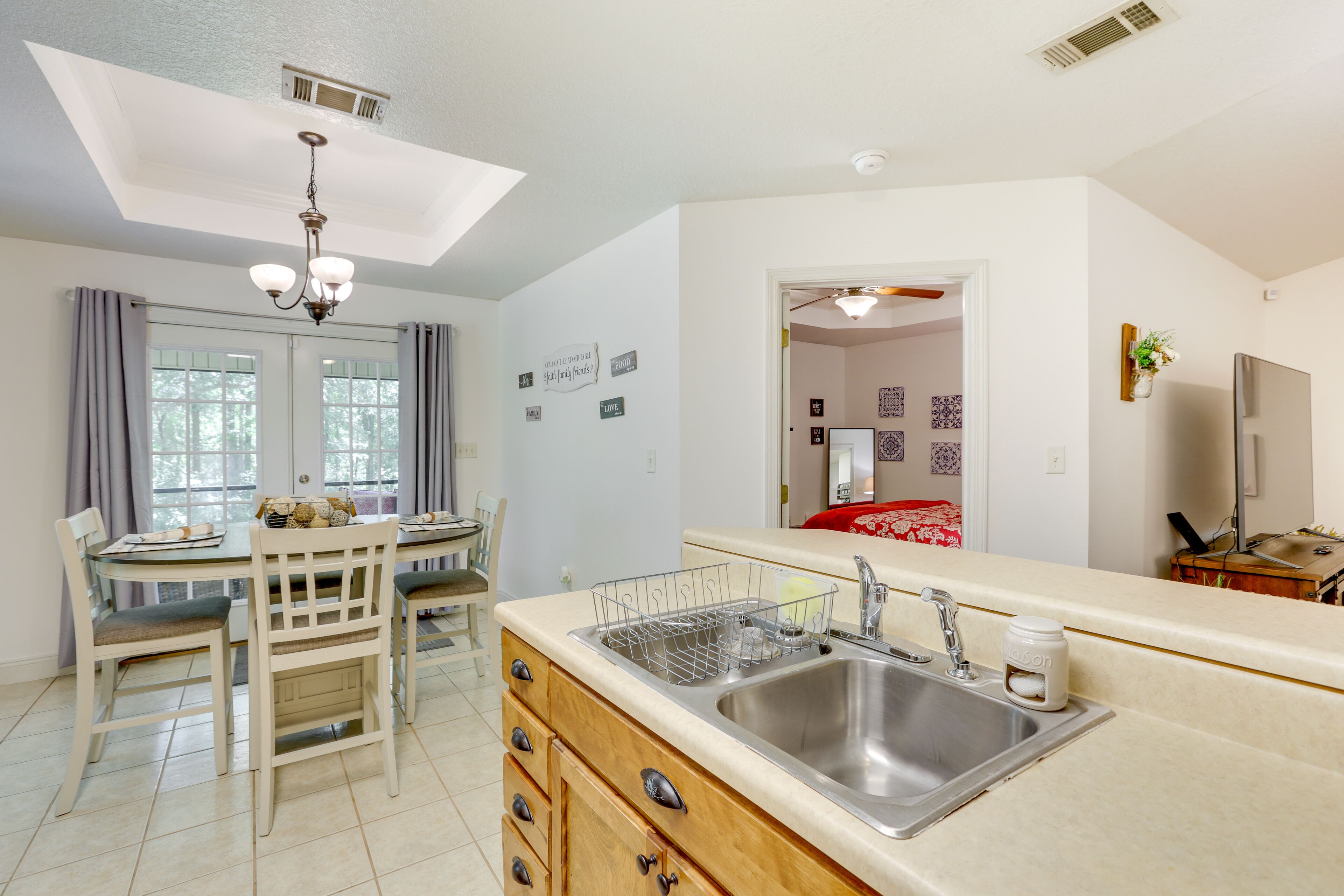 Charming Abbeville Home w/ Private Boat Dock!