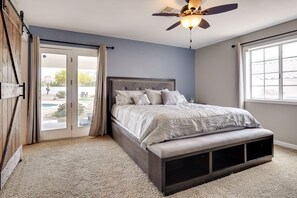 5 bedrooms, iron/ironing board, travel cot, WiFi - 3 Mi to London Bridge: Lake Havasu City Home (Lake Havasu City)