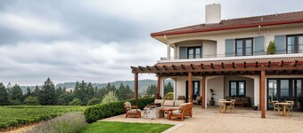 Black Walnut Inn & Vineyard