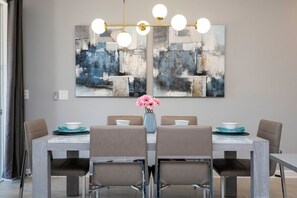 Dining - Stylish home Near Disney Free Waterpark 4407 (Kissimmee)