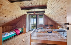 3 bedrooms, travel cot, free WiFi