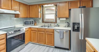 Private Yard, Walk to River: Buena Vista Retreat!