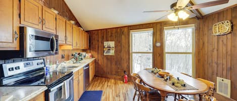 House (3 Bedrooms) | Interior