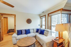 House (3 Bedrooms) | Interior - Beech Mountain Cabin w/ Deck: Half-mi to Skiing (Banner Elk)