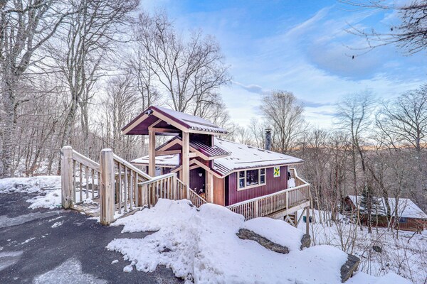 Beech Mountain Cabin W/ Deck: Half-mi To Skiing - Sugar Mountain, NC