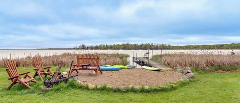 House (3 Bedrooms) | Property grounds