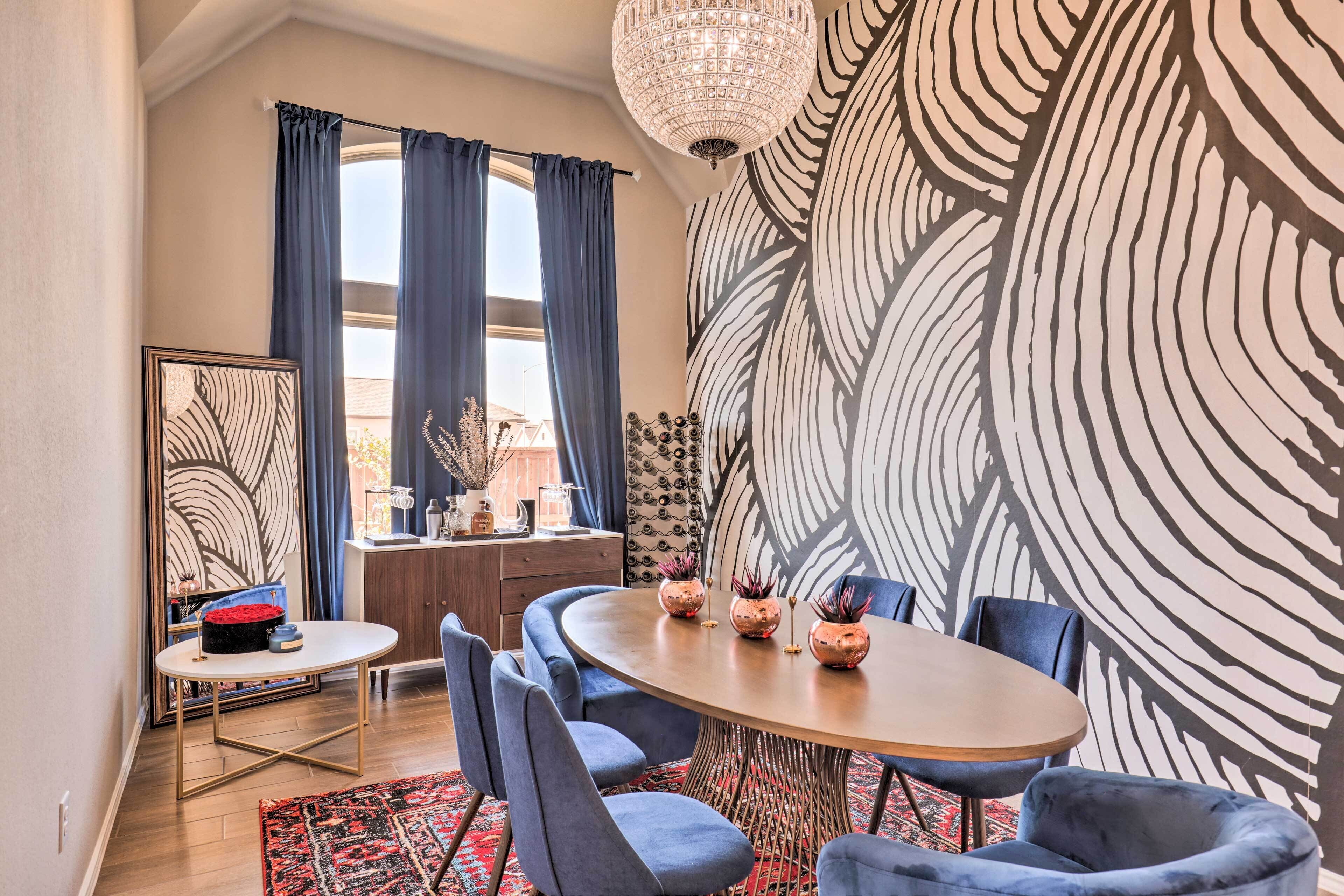 Artsy Manor Home w/ Yard - 15 Mi to Austin!