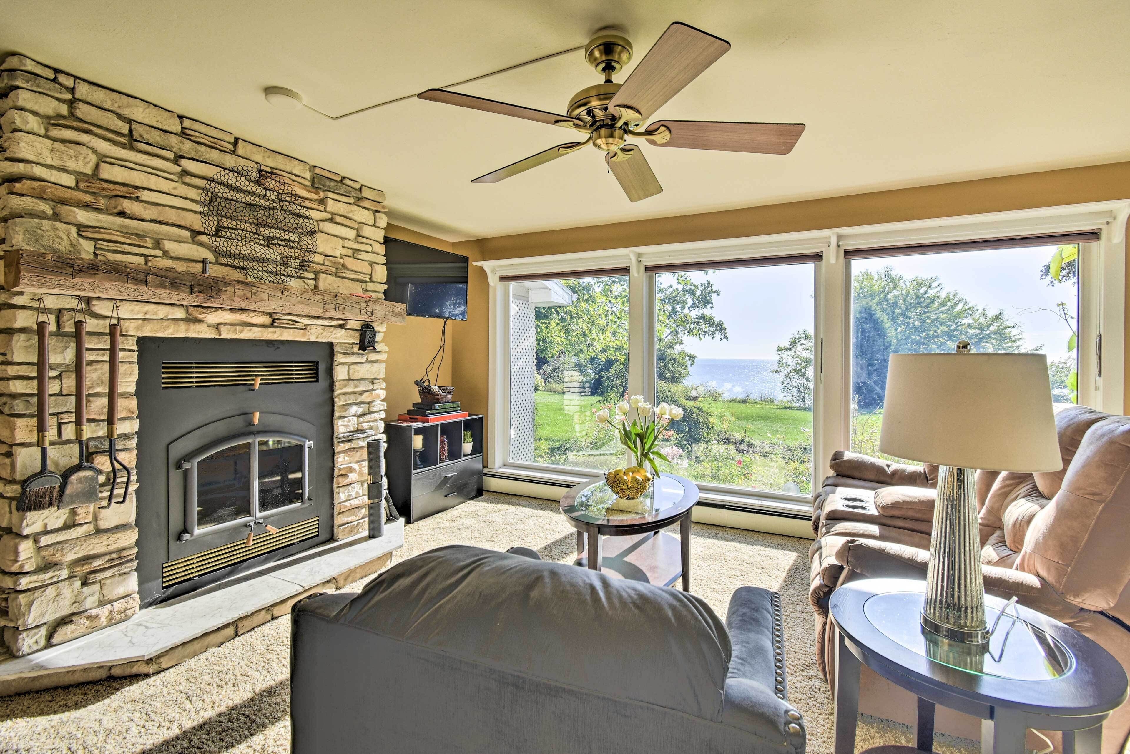 Algoma Lake Retreat w/ BBQ Grill, Yard & Fire Pit!