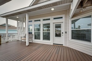 Interior - Canal Access & Decks: Bayfront Jamaica Beach House (Galveston)