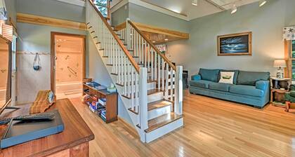 Charming Stonington Studio w/ Ocean Views!