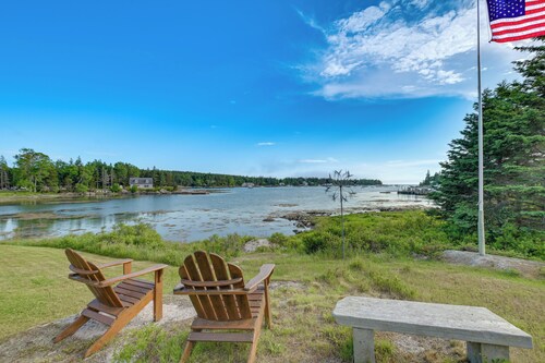 Charming Stonington Studio w/ Ocean Views!