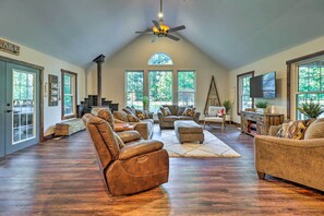 House (4 Bedrooms) | Interior