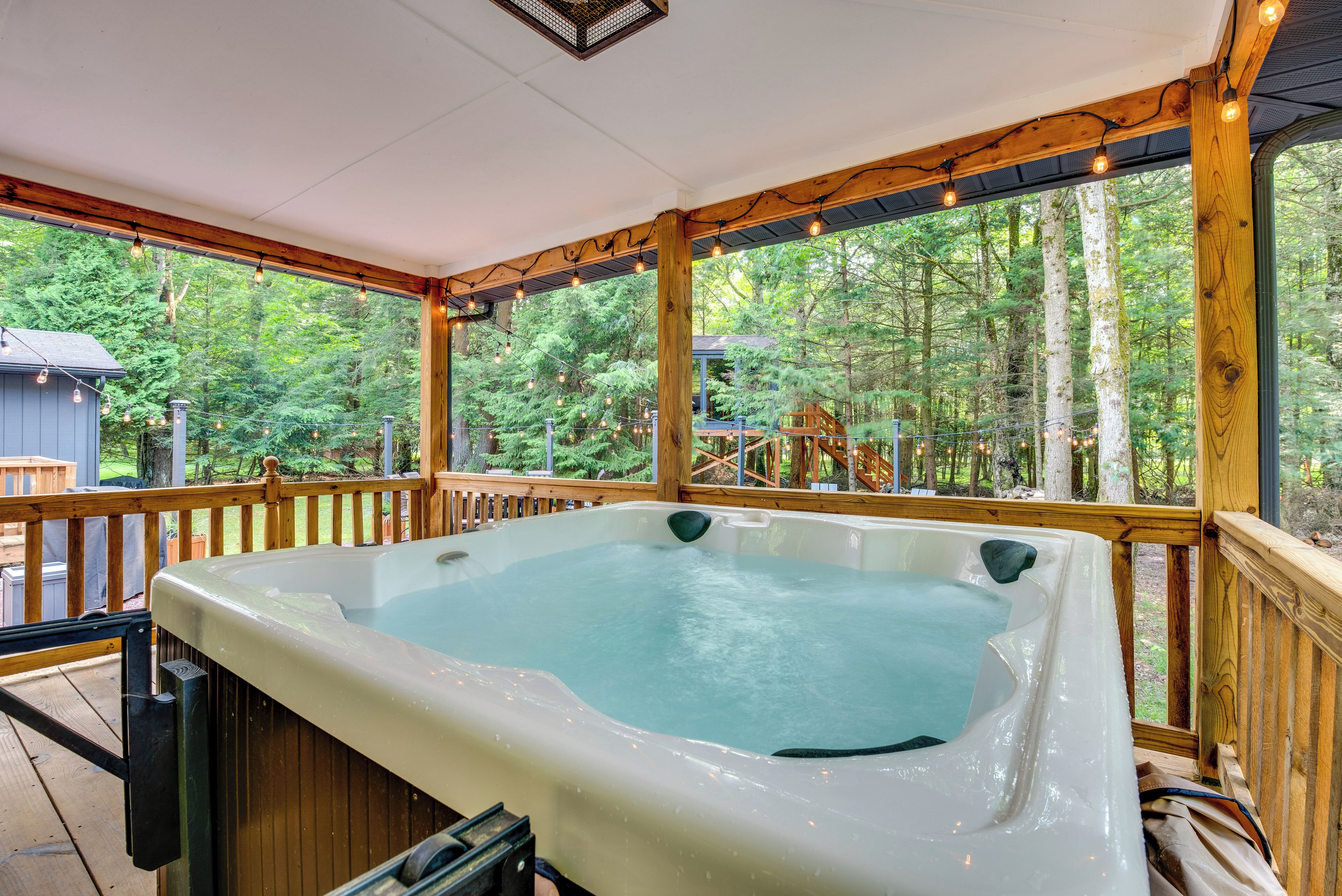 Albrightsville Retreat w/ Private Hot Tub!