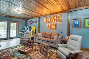 Interior - Hot Tub, Beach Access: Albrightsville Retreat! (Albrightsville)