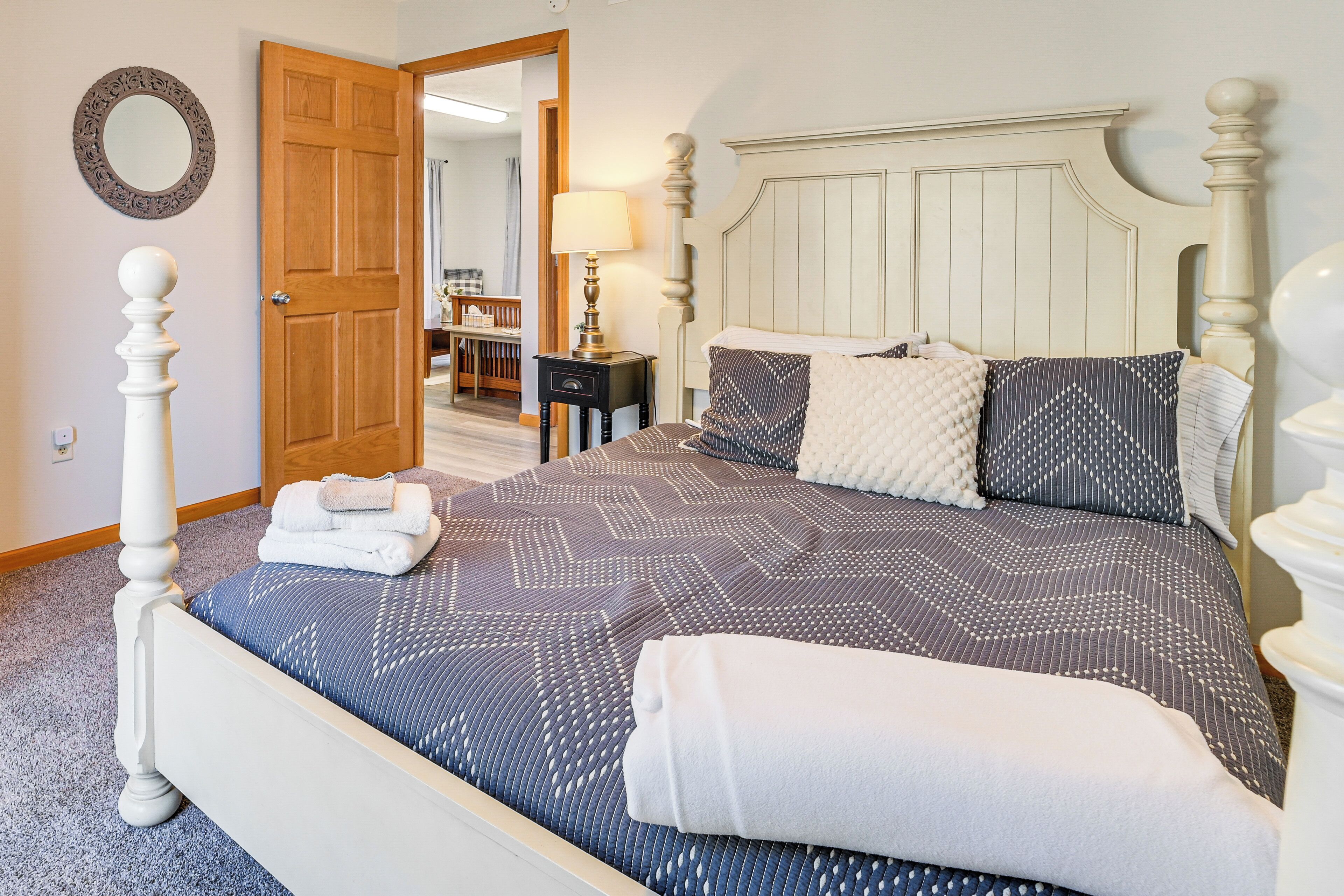 House (5 Bedrooms) | Interior