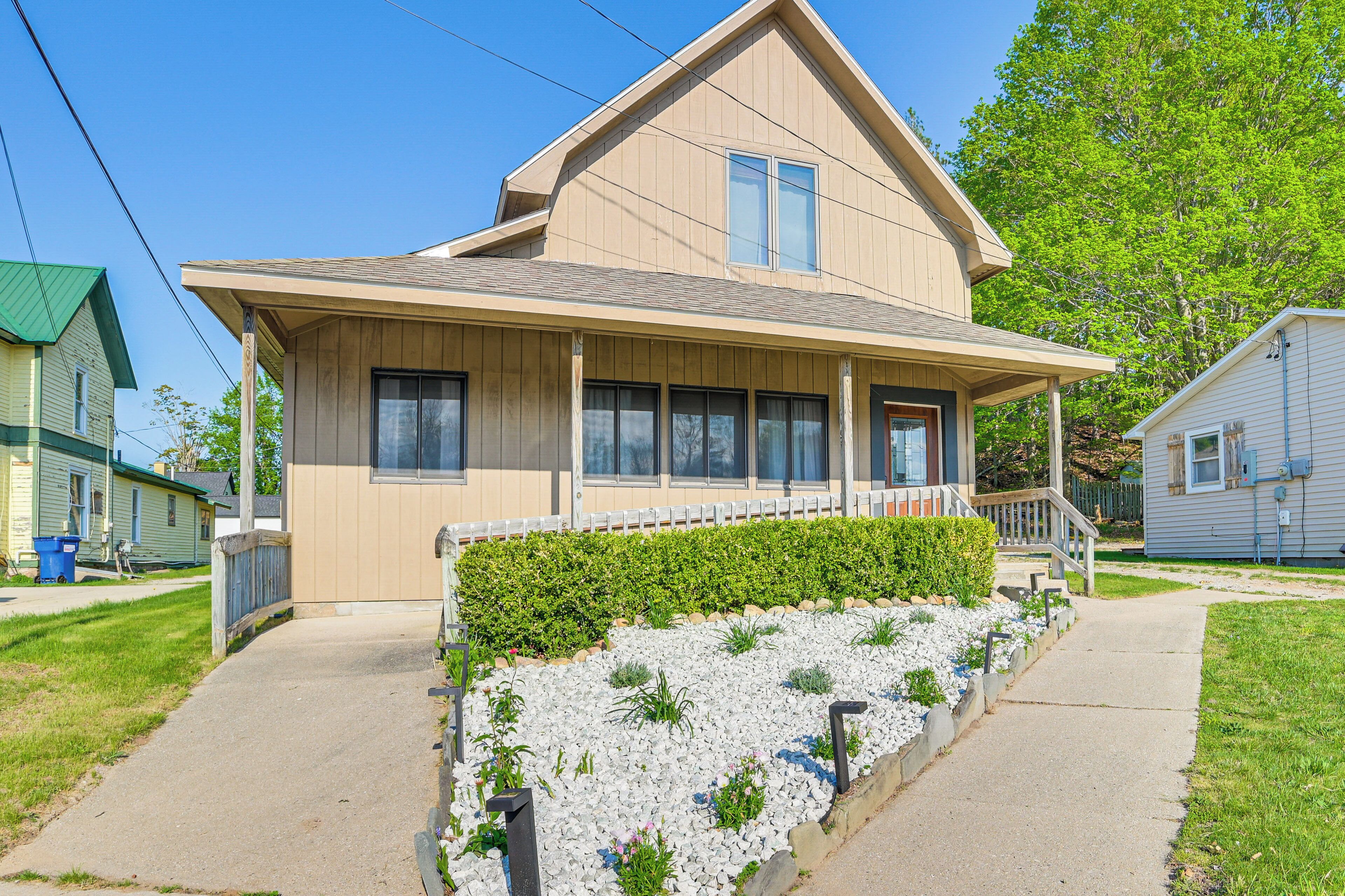 House (5 Bedrooms) | Interior
