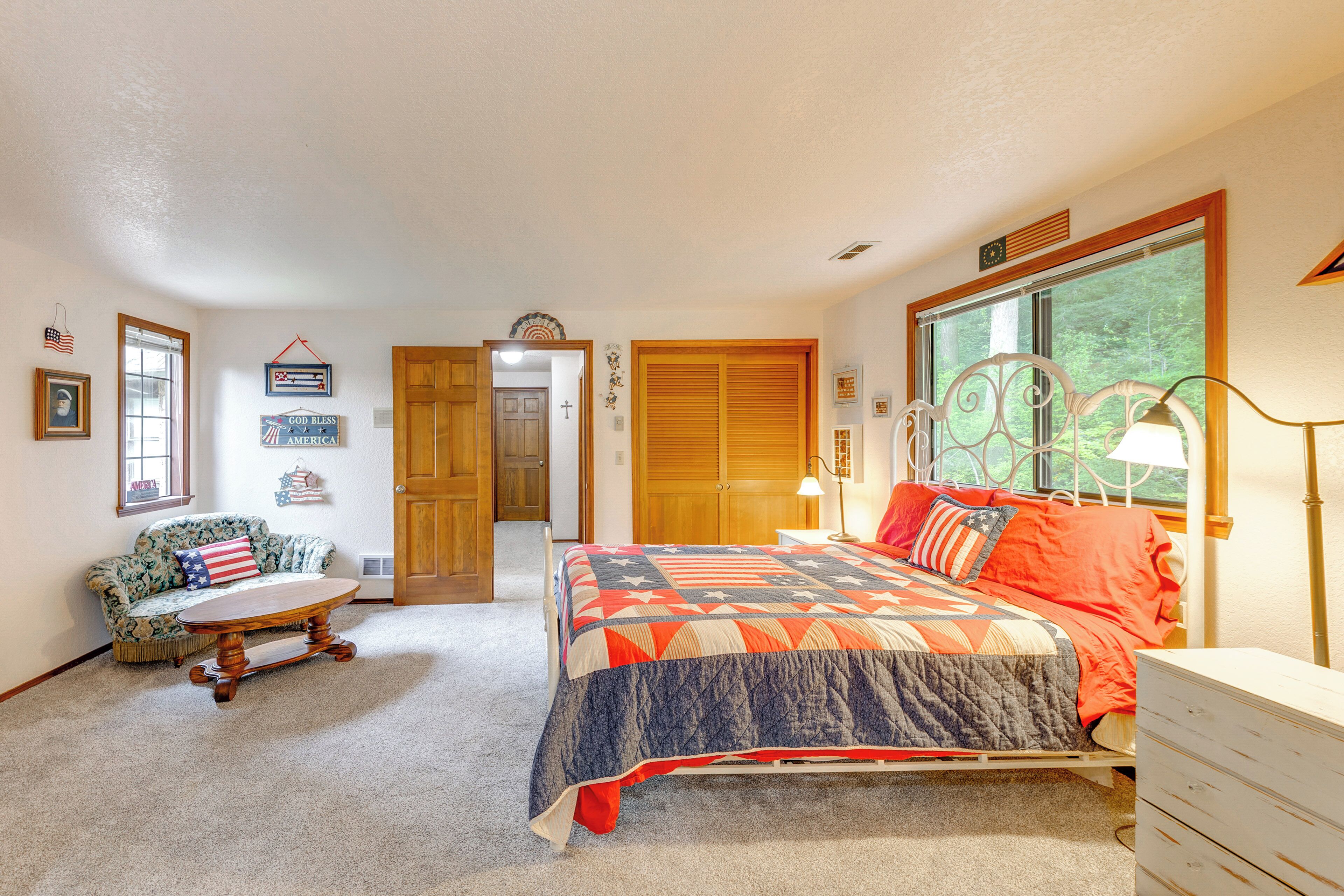 House (4 Bedrooms) | Interior