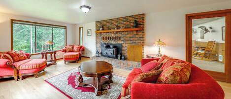 House (4 Bedrooms) | Interior