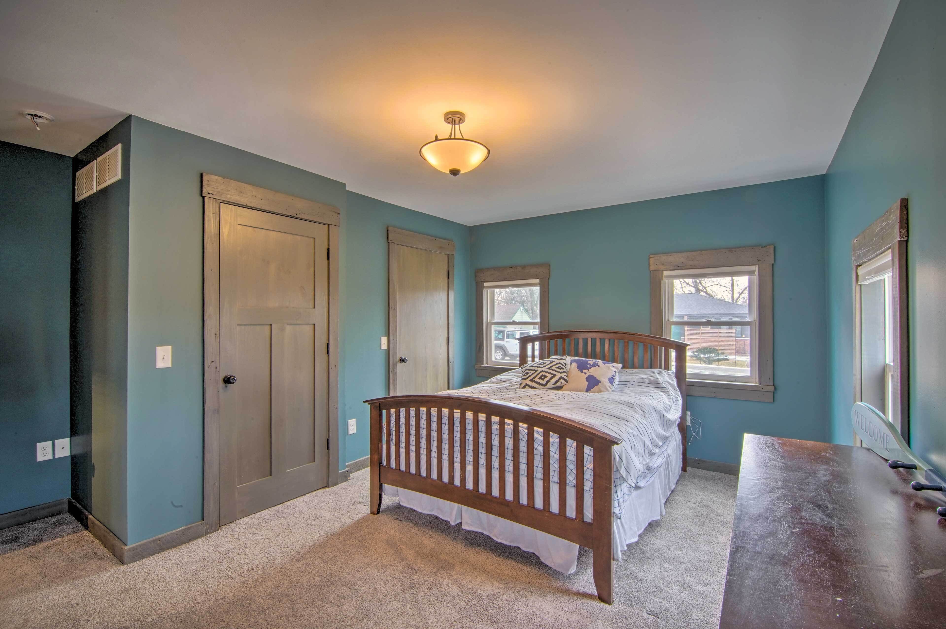 Charming Retreat - Walk to Lake Koshkonong!