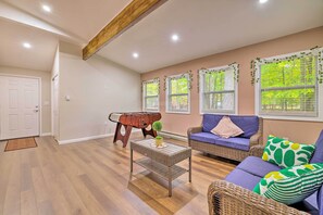 Interior - 15 Mi to Skiing: Charming Tobyhanna Cottage! (Tobyhanna)