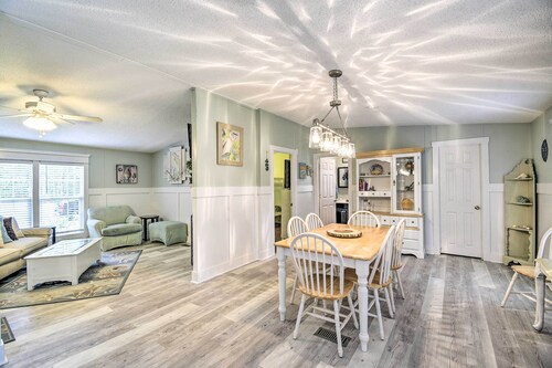 Charming Supply Home < 2 Mi to Holden Beach!