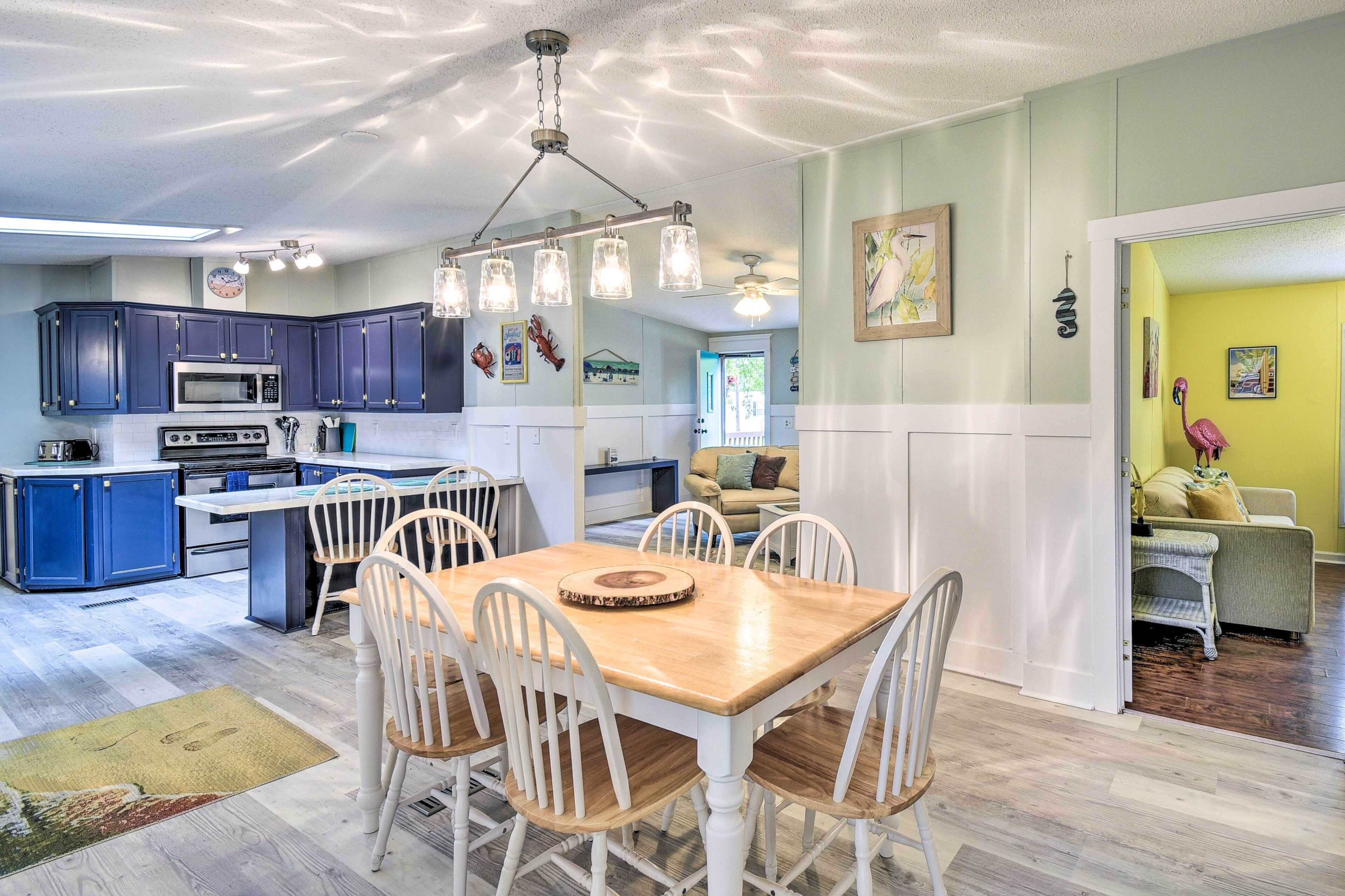 Charming Supply Home < 2 Mi to Holden Beach!