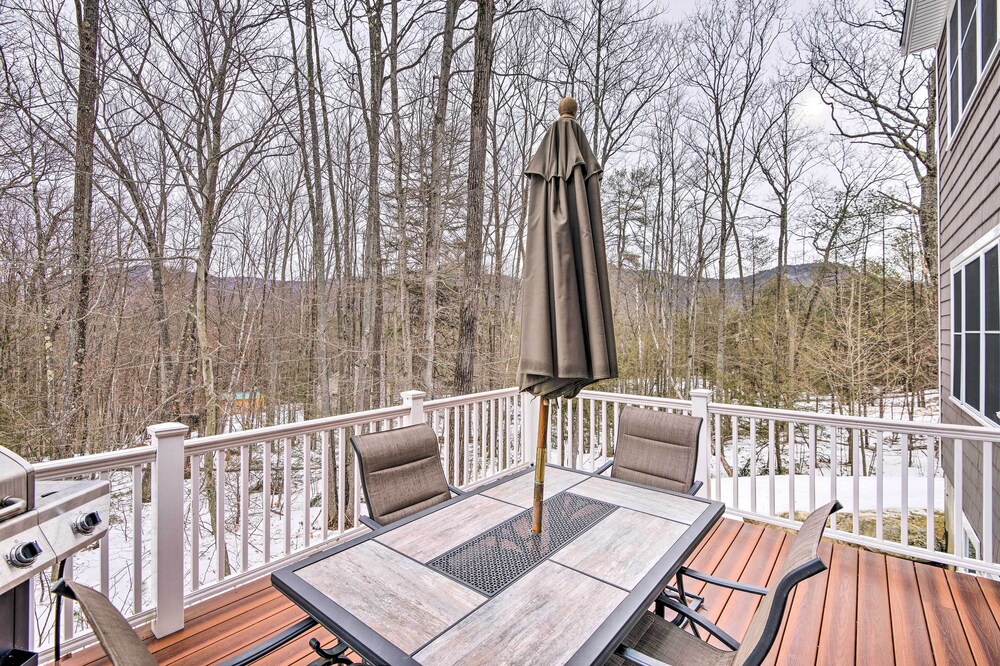 Charming Home w/ Grill - 2 Mi to Cranmore Mtn