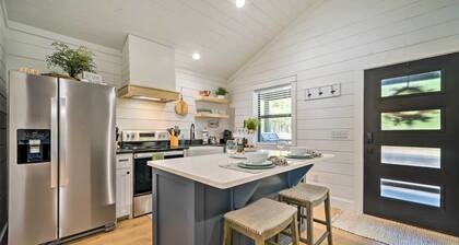 'A Little Bit of Simple' Cabin w/ Pond Access