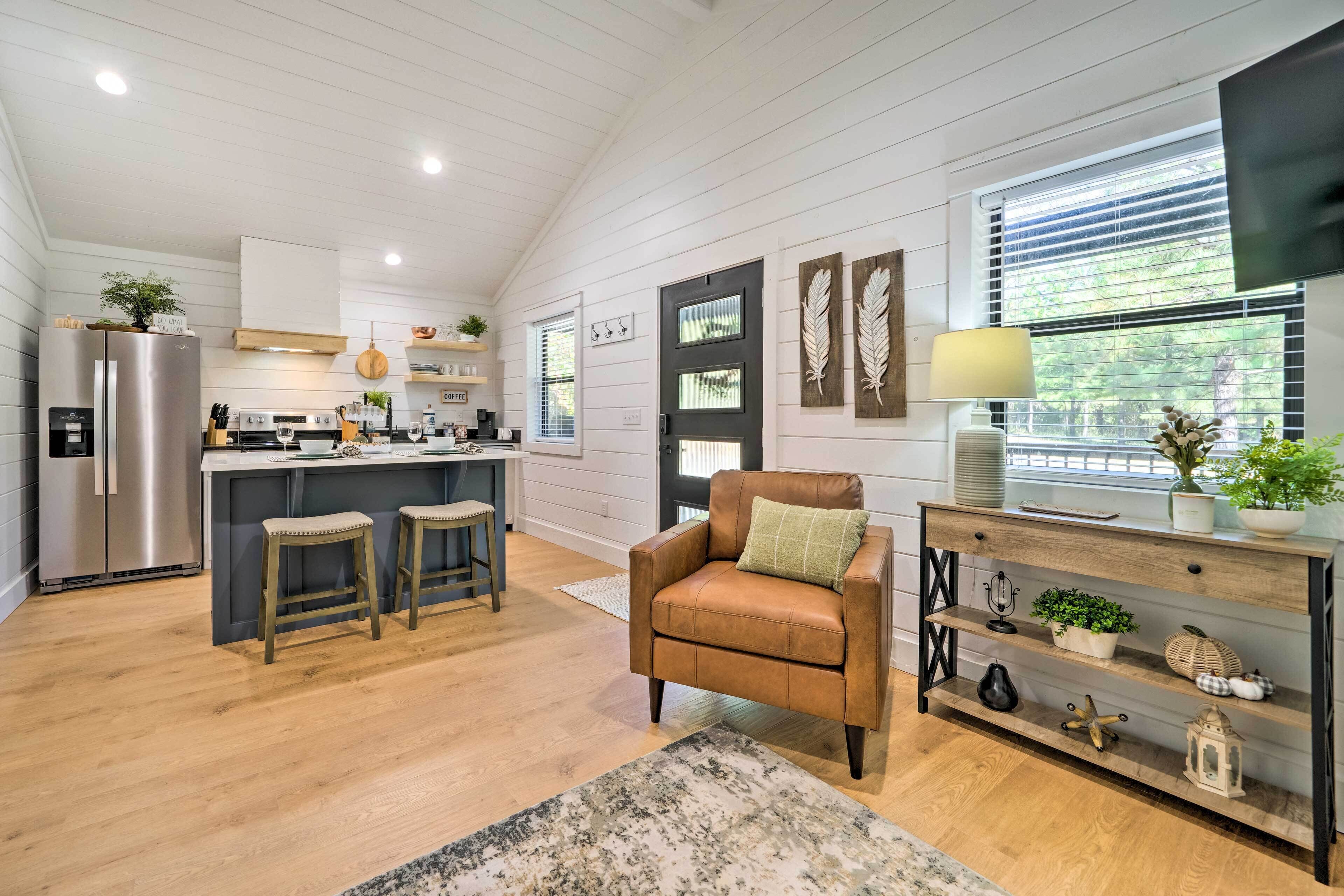 'A Little Bit of Simple' Cabin w/ Pond Access