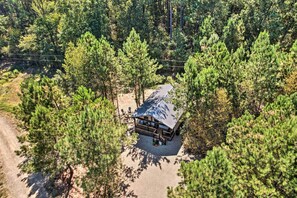 Interior - 'A Little Bit of Simple' Cabin w/ Pond Access (Broken Bow)