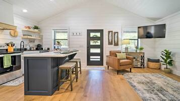 House (1 Bedroom) | Interior