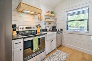 House (1 Bedroom) | Interior