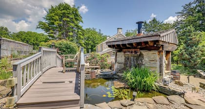 7-acre Stone Manor w/ Pool + Hot Tub Built in 1787