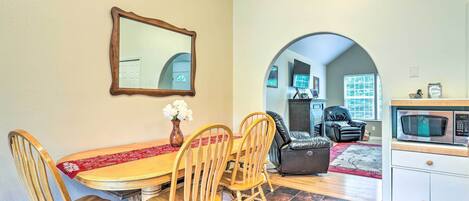 House (3 Bedrooms) | Interior