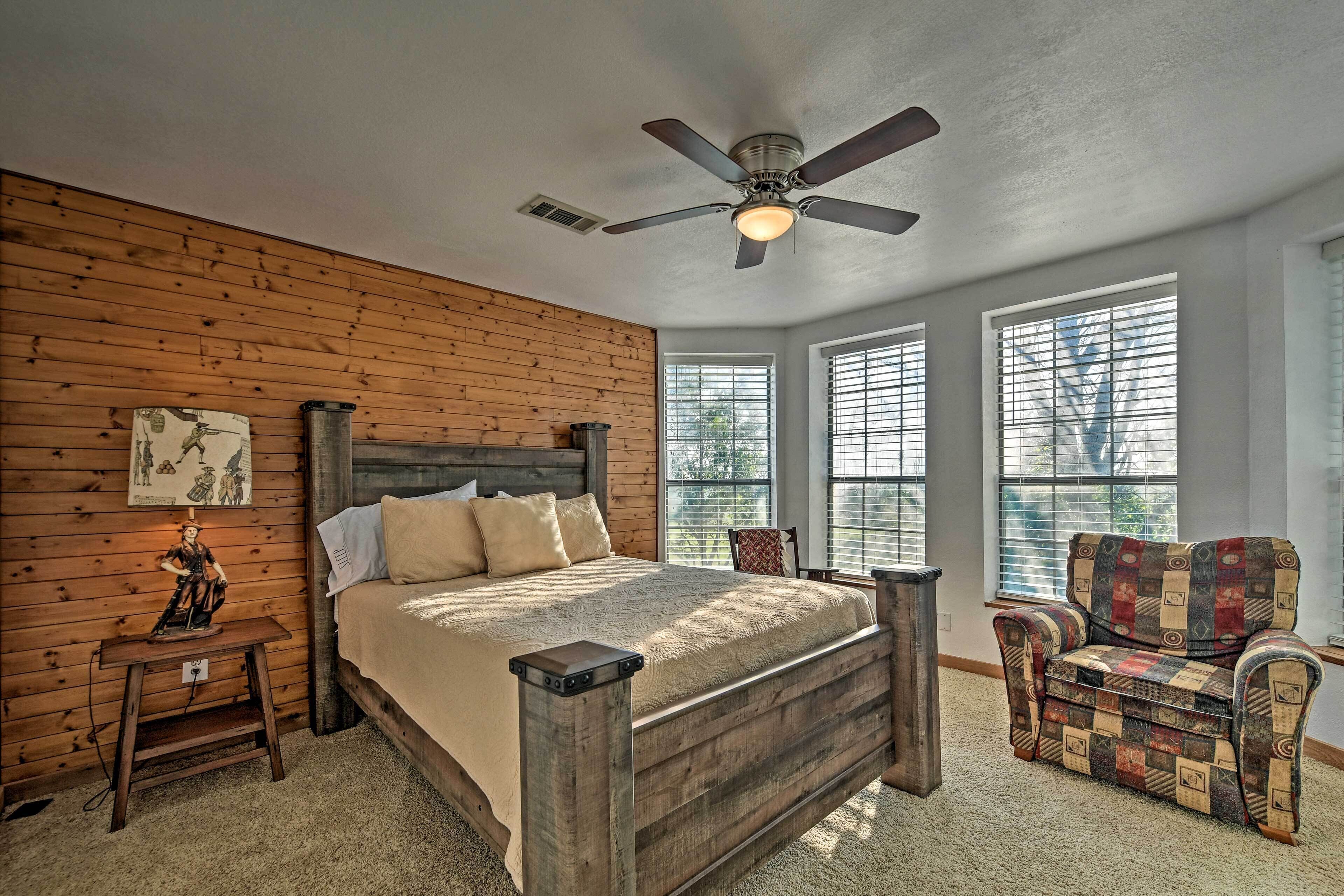 House (5 Bedrooms) | Interior