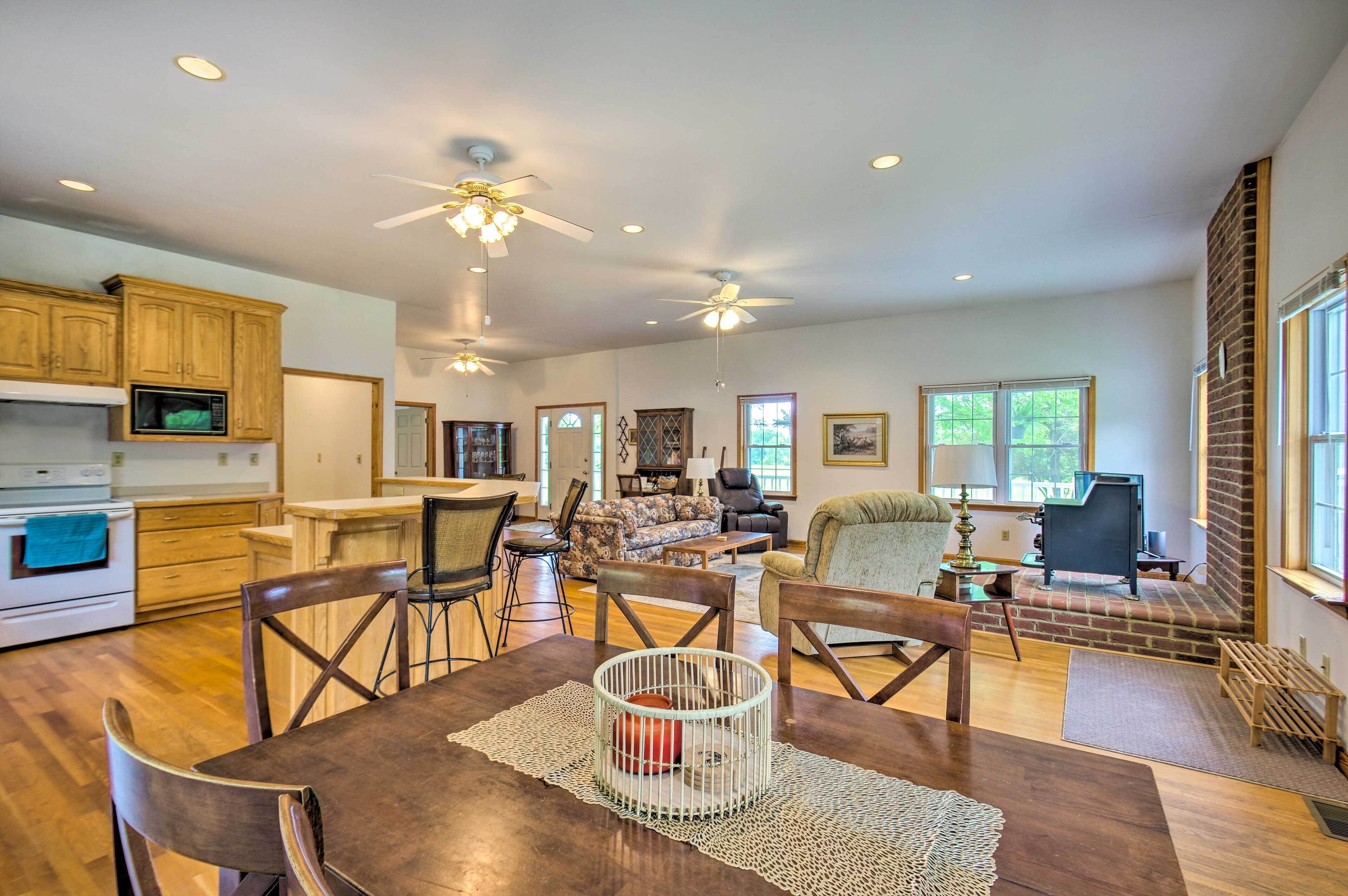 House (2 Bedrooms) | Interior