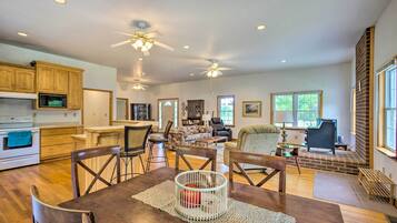 House (2 Bedrooms) | Interior