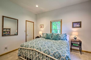 House (2 Bedrooms) | Interior - Charming Boydton Retreat ~ 5 Mi to Kerr Lake! (Boydton)