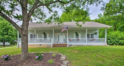 Charming Boydton Retreat ~ 5 Mi to Kerr Lake!