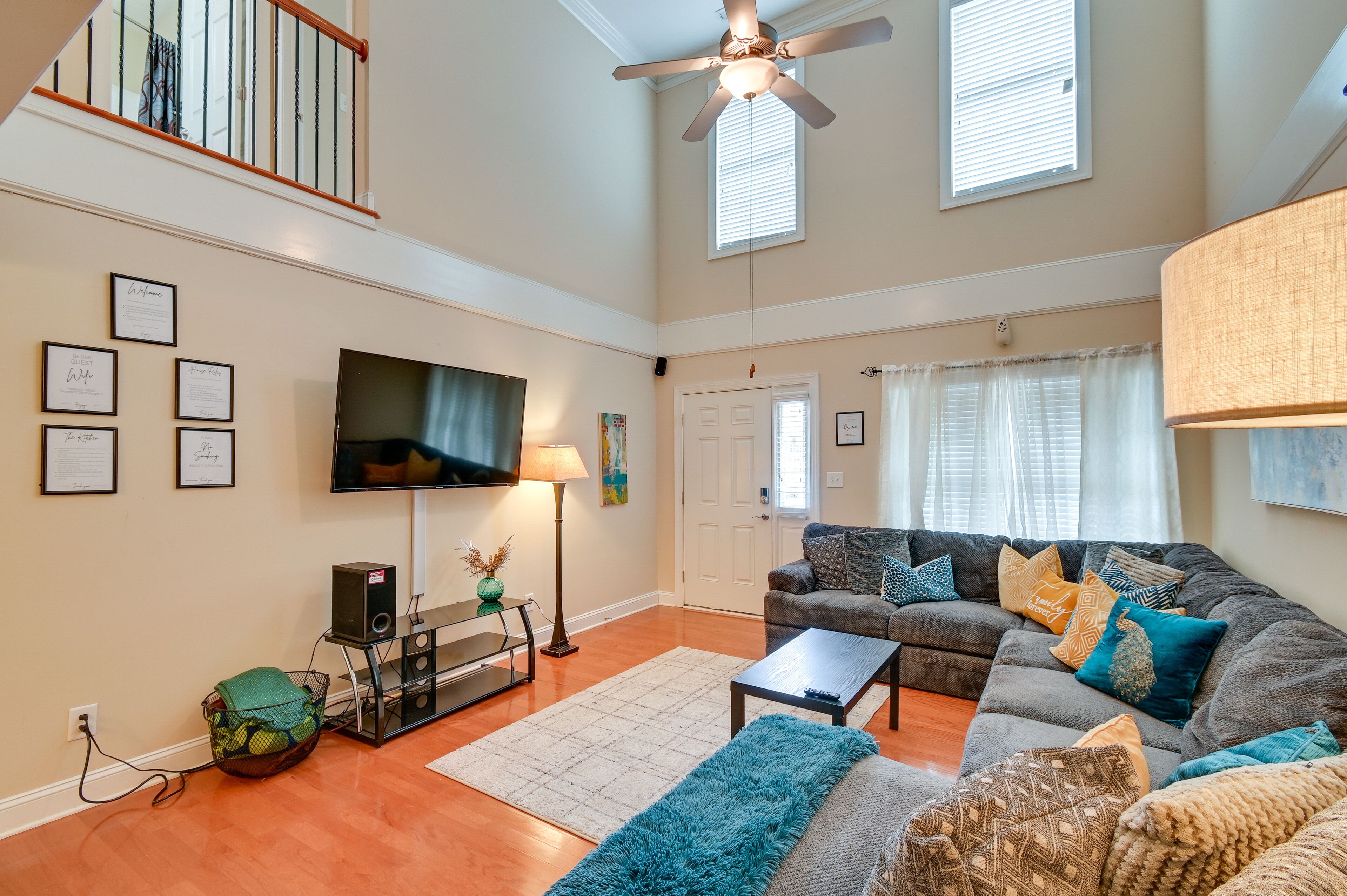 Charming Fayetteville Townhome, 9 Mi to Downtown!